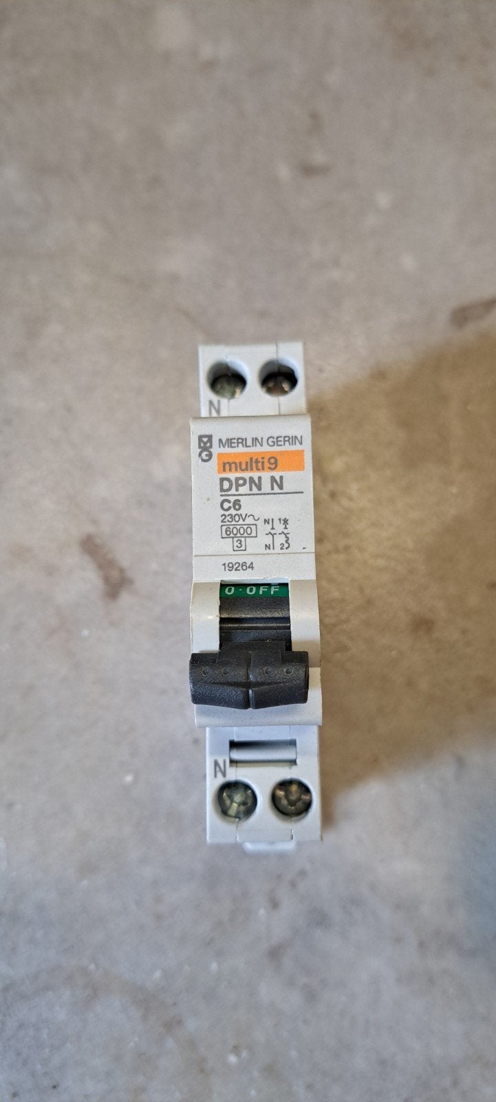 Schneider Electric Merlin Gerin Multi9 DPN N C6 Installatiea, Ophalen of Verzenden, Gebruikt, Schneider Electric, Installatieautomaat