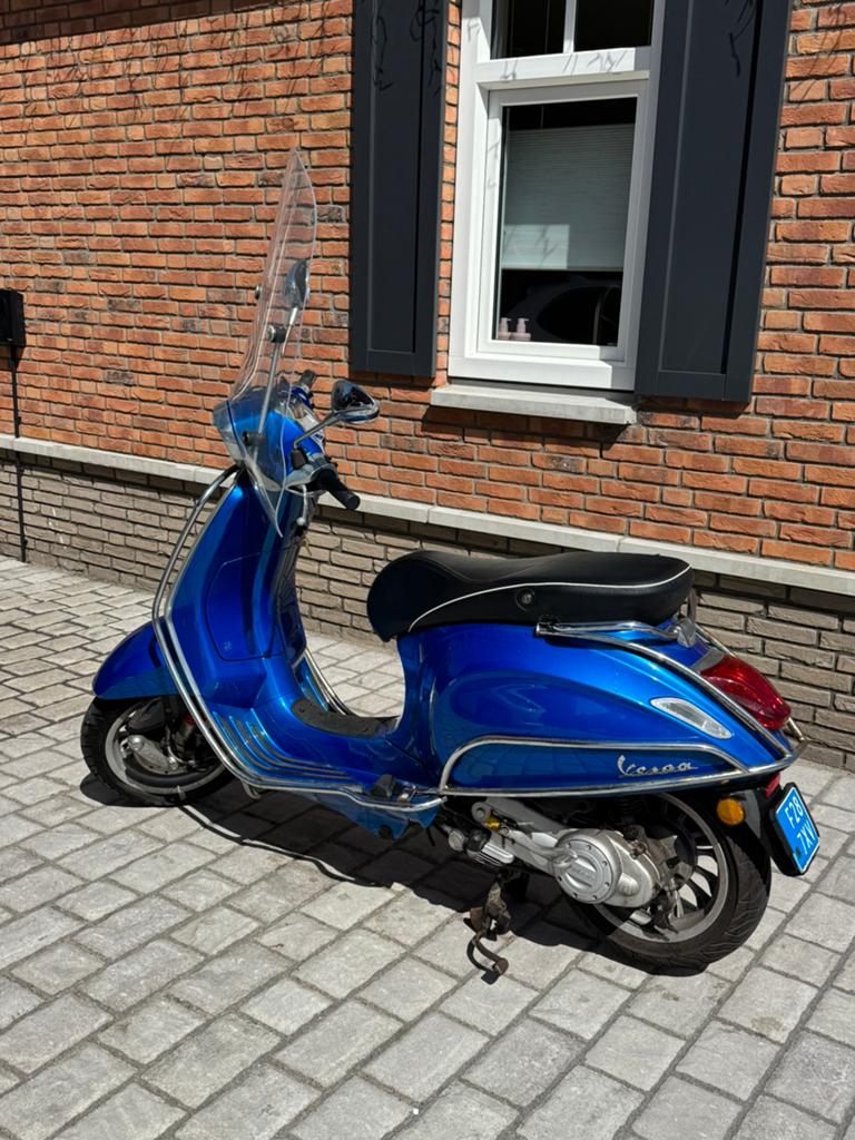 Blauwe vespa sprint snorscooter, goed onderhouden!, Ophalen, Zo goed als nieuw, Benzine