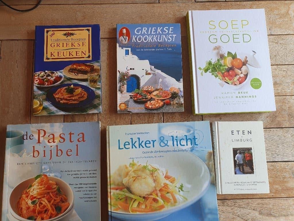 6 Kookboeken: Pasta, Grieks, Lekker & Licht, Soep, Limburg, Boeken, Ophalen of Verzenden, Gelezen, Italië