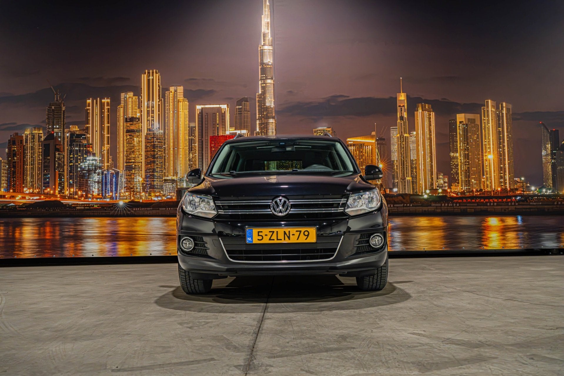 Volkswagen Tiguan 2.0 TDI R-Line Edition, Auto's, Voorwielaandrijving, 4 cilinders, Zwart, Leder