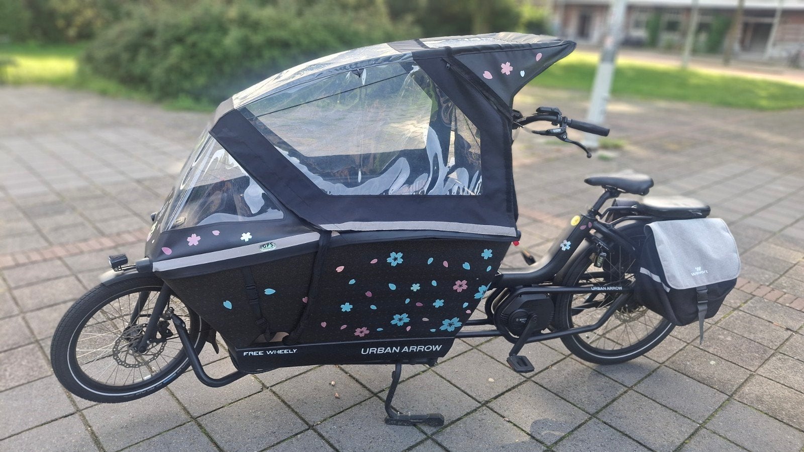 Urban Arrow Family Active Line Plus 2025, Fietsen en Brommers, 4 kinderen of meer, Elektrisch, Zo goed als nieuw, Ophalen