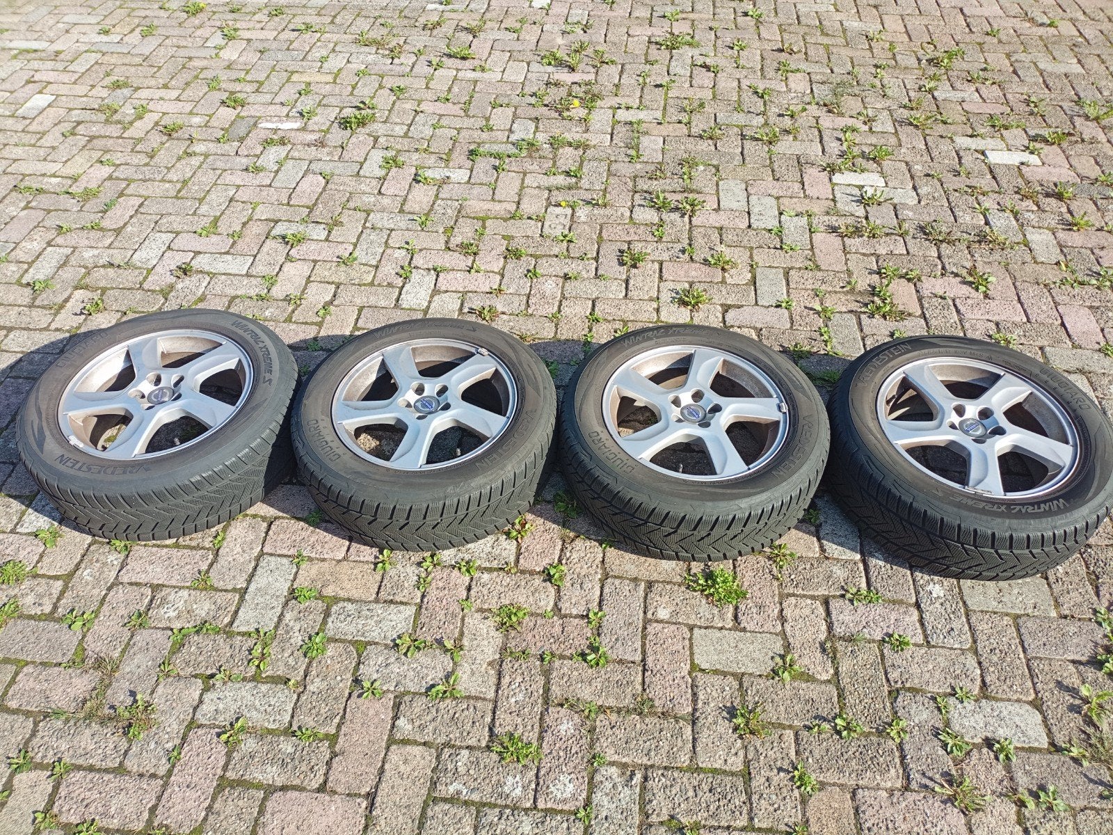 Volvo 17 inch velgen met Vredestein winterbanden, Ophalen, Gebruikt, Banden en Velgen, 17 inch
