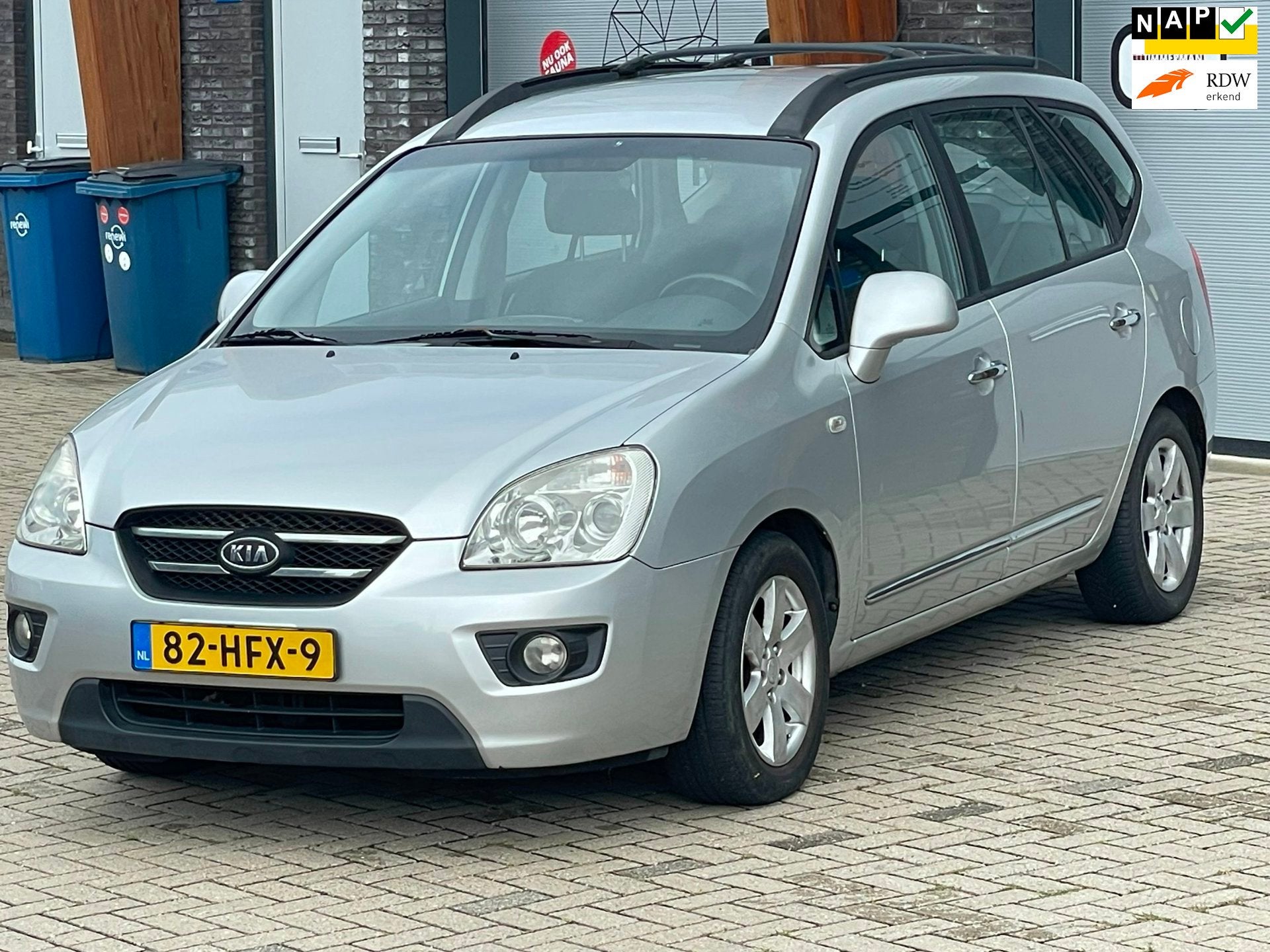 Kia Carens 2.0 CVVT X-ecutive Nwe Apk 1-6-2027 Stuurbekr Air, Auto's, Voorwielaandrijving, 1998 cc, Stof, Gebruikt