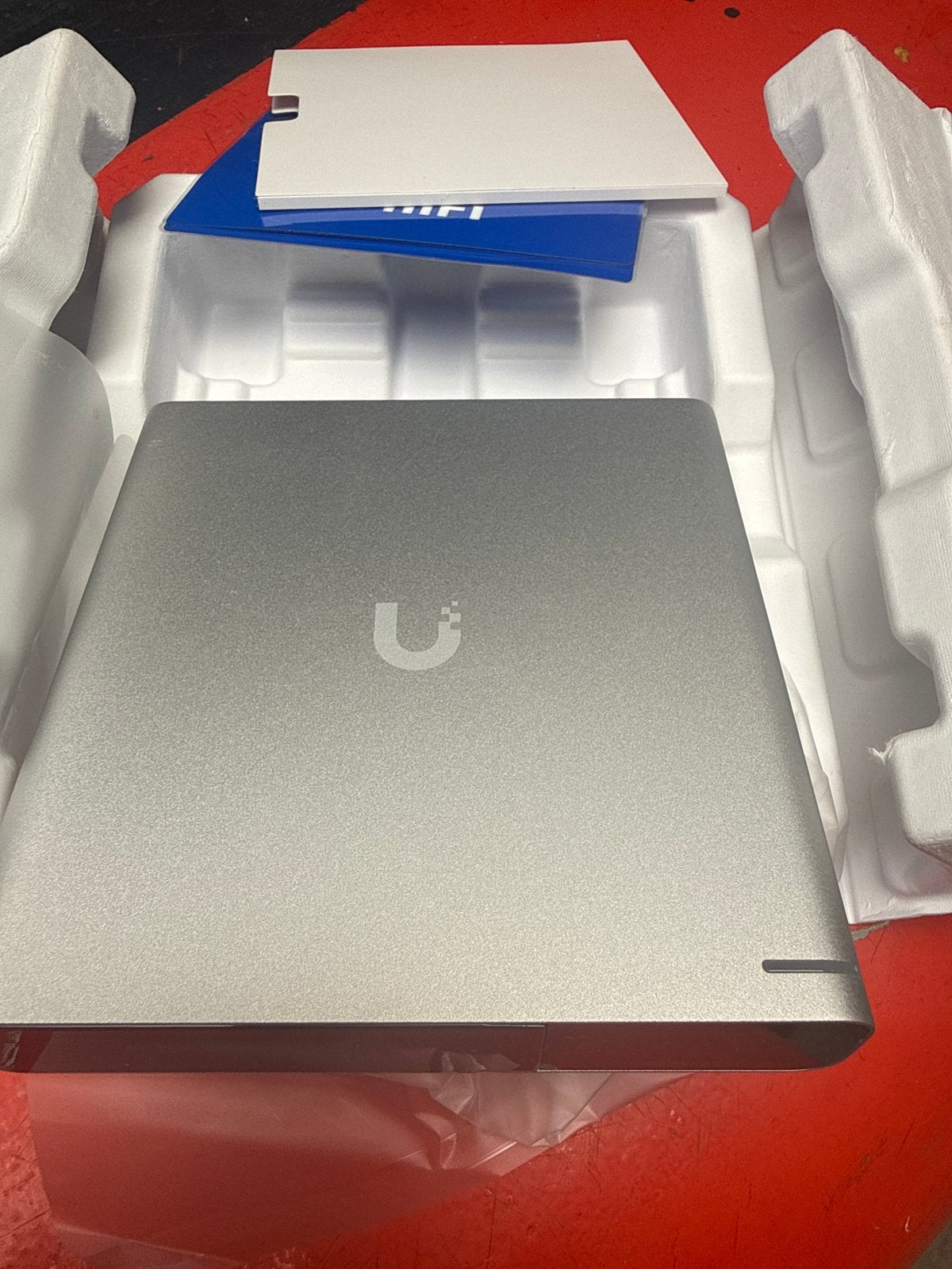 Ubiquiti UniFi CloudKey Plus - Nieuw in doos, Ophalen of Verzenden, Nieuw, Router