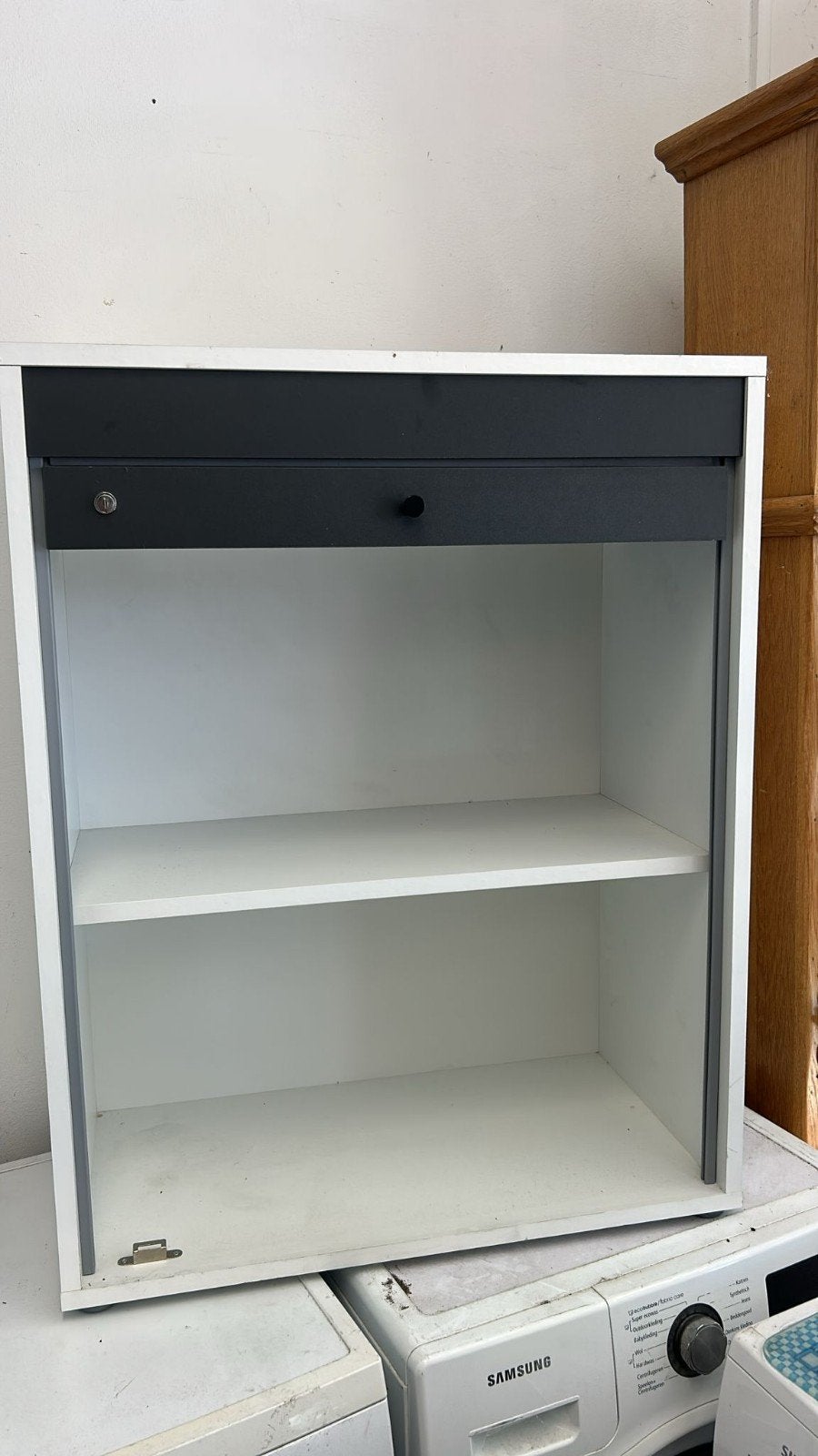 Te koop kast met rol deur., Huis en Inrichting, Kasten | Roldeurkasten en Archiefkasten, Minder dan 100 cm, Met slot, 25 tot 50 cm