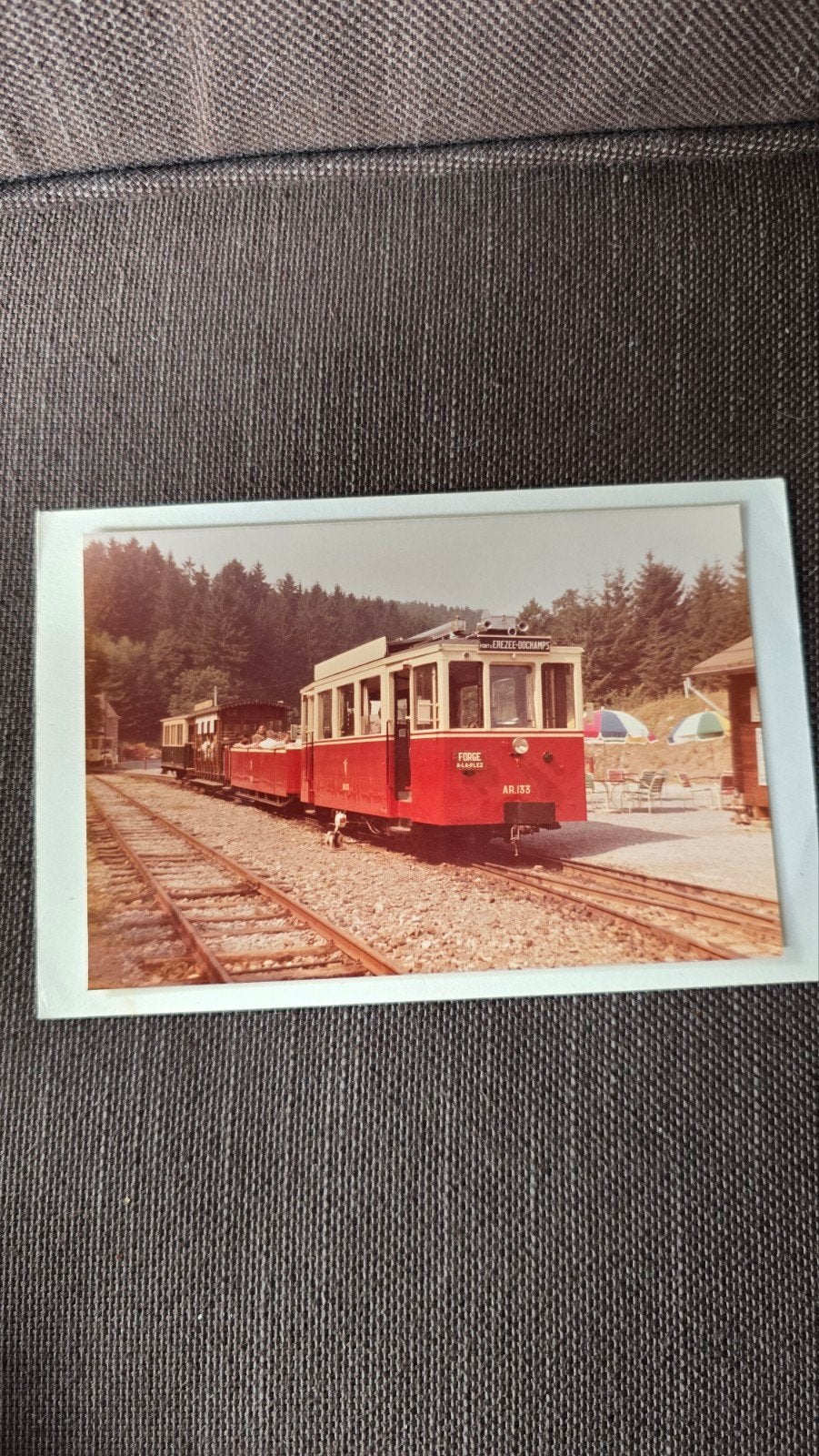 foto van tram in Erezee-Bochamps, België, Ophalen of Verzenden, Gebruikt, Tram, Kaart of Prent