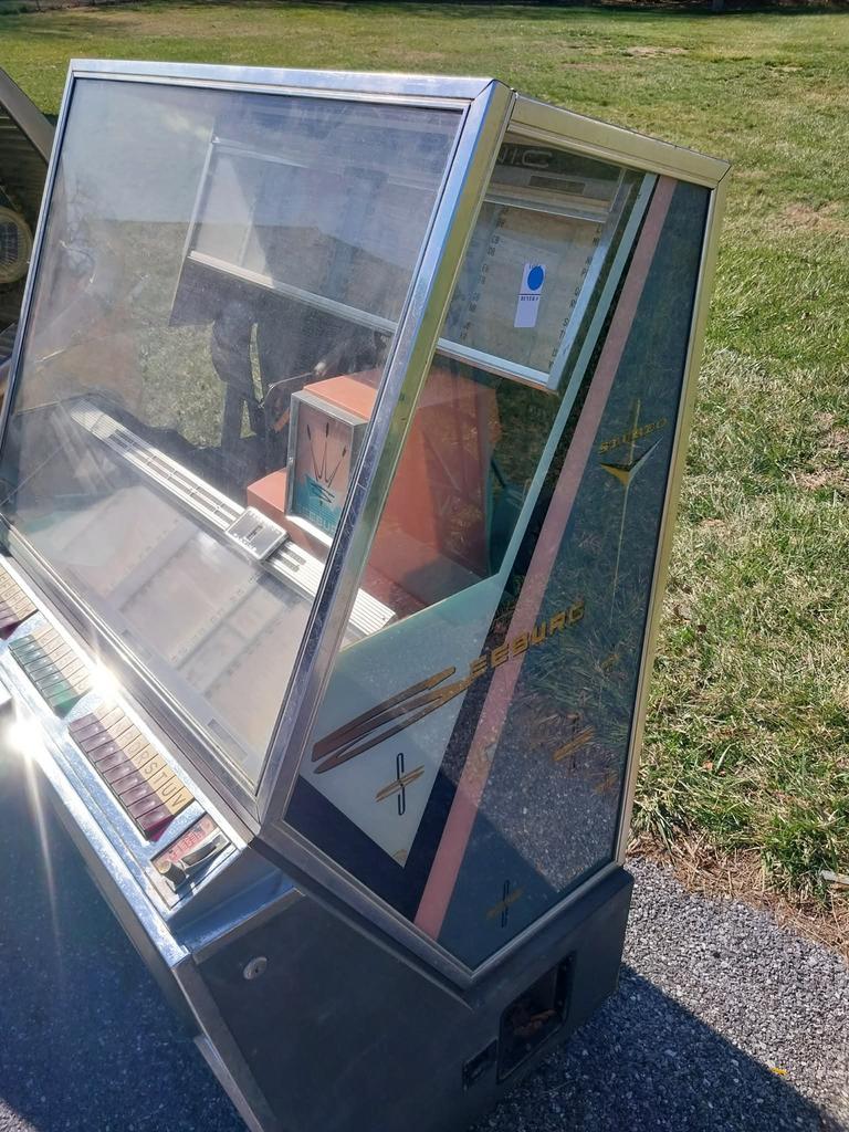 SPOT GOEDKOPE JUKEBOX : Seeburg model 222 met stepper #2, Ophalen, Gebruikt, Nl, Seeburg