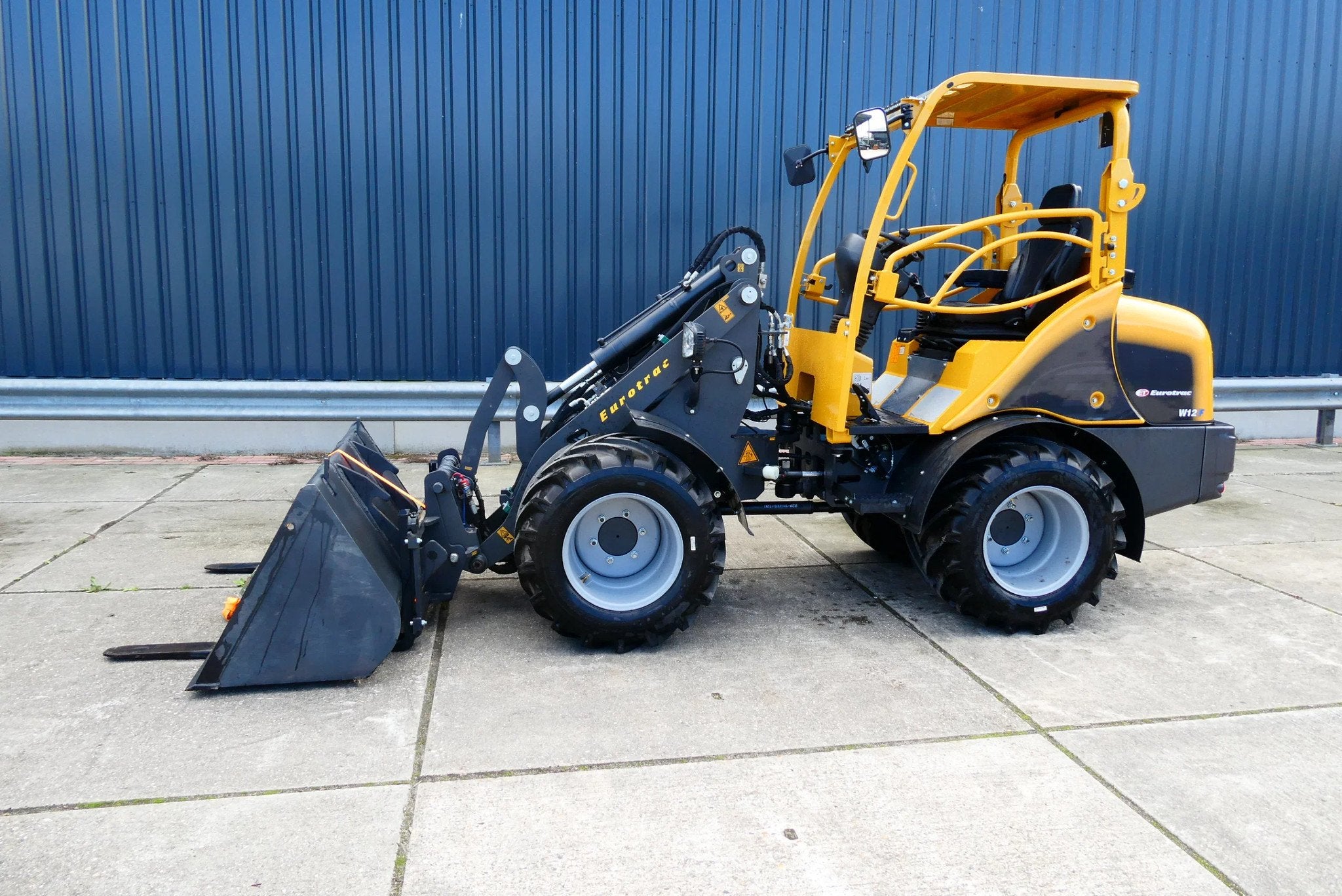 Eurotrac Shovel W12F (bj 2026), Wiellader of Shovel