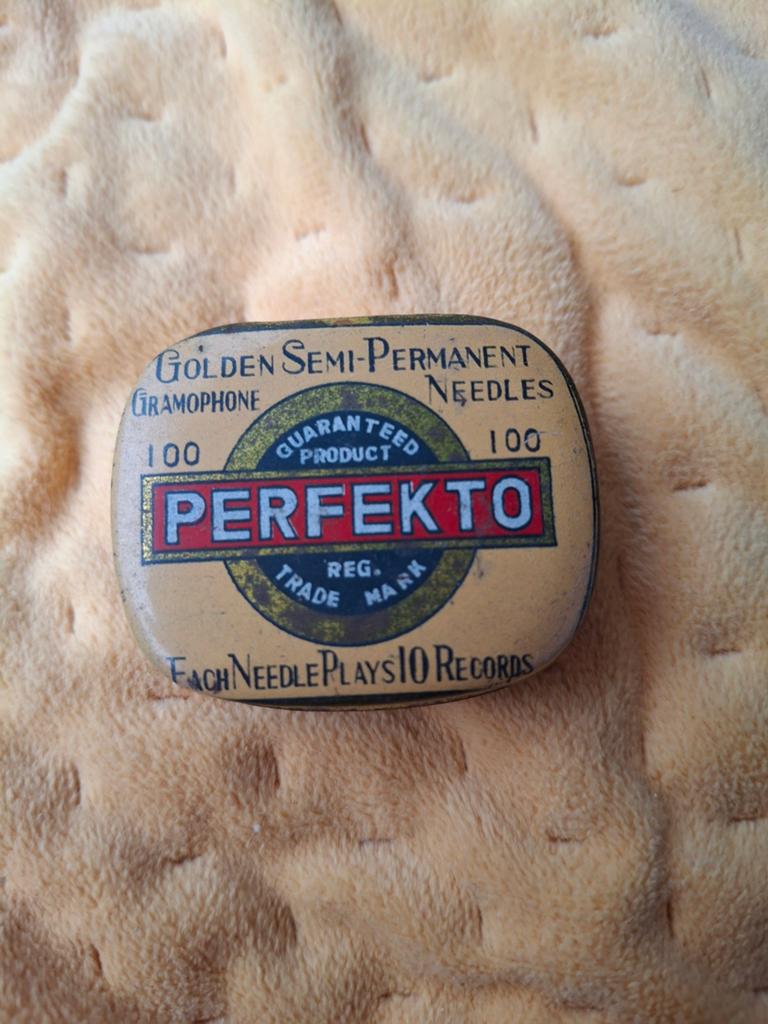 Vintage Perfekto Grammofoon Naalden Blikje met Inhoud, Ophalen of Verzenden