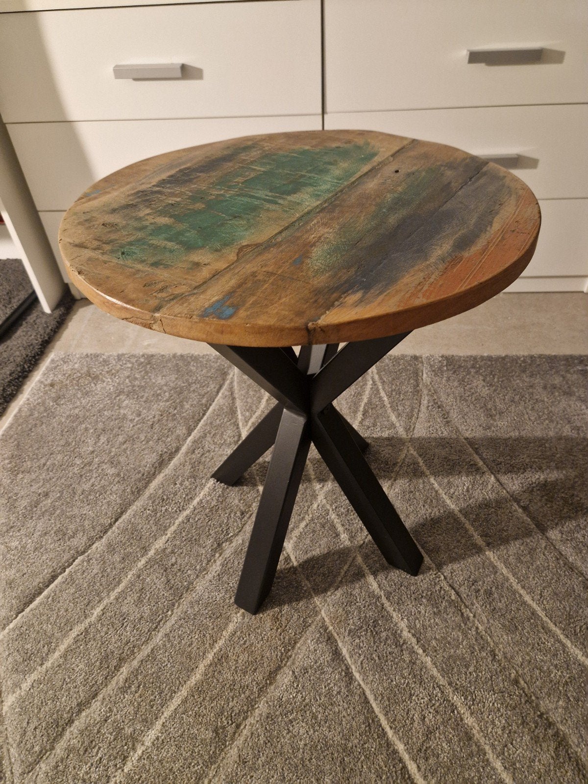 Ronde industriële salontafel van gerecycled hout

Gemaakt va, Huis en Inrichting, Ophalen of Verzenden, Rond, 50 tot 100 cm, 50 tot 100 cm