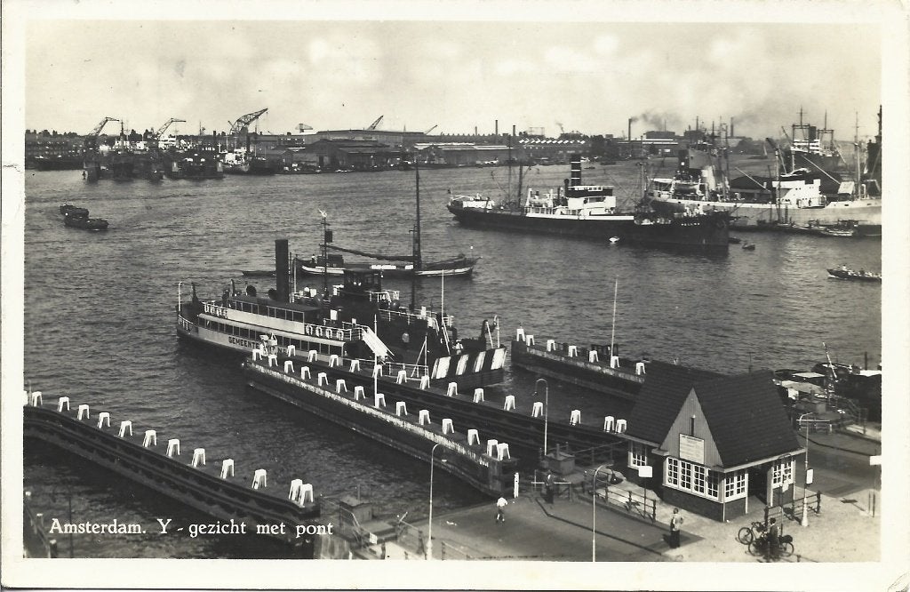 Amsterdam-5- Y gezicht met Pont en schepen, Ophalen of Verzenden, 1940 tot 1960, Gelopen, Noord-Holland