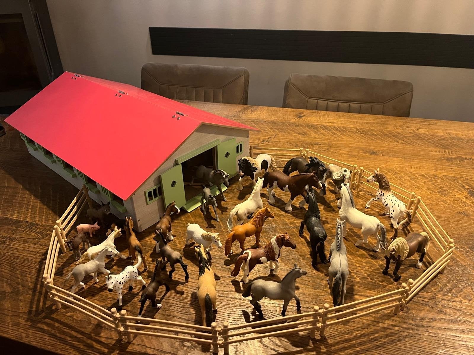 Grote Manege met Schleich Paarden, Ruiters & Accessoires, Kinderen en Baby's, Ophalen of Verzenden, Gebruikt, Jongen of Meisje