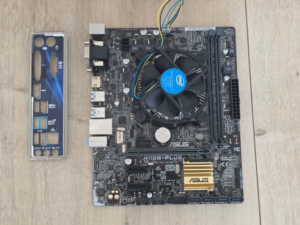 ASUS H110M-PLUS Moederbord + Intel i5-7500,Socket LGA1151, Computers en Software, Ophalen of Verzenden, Gebruikt, DDR4