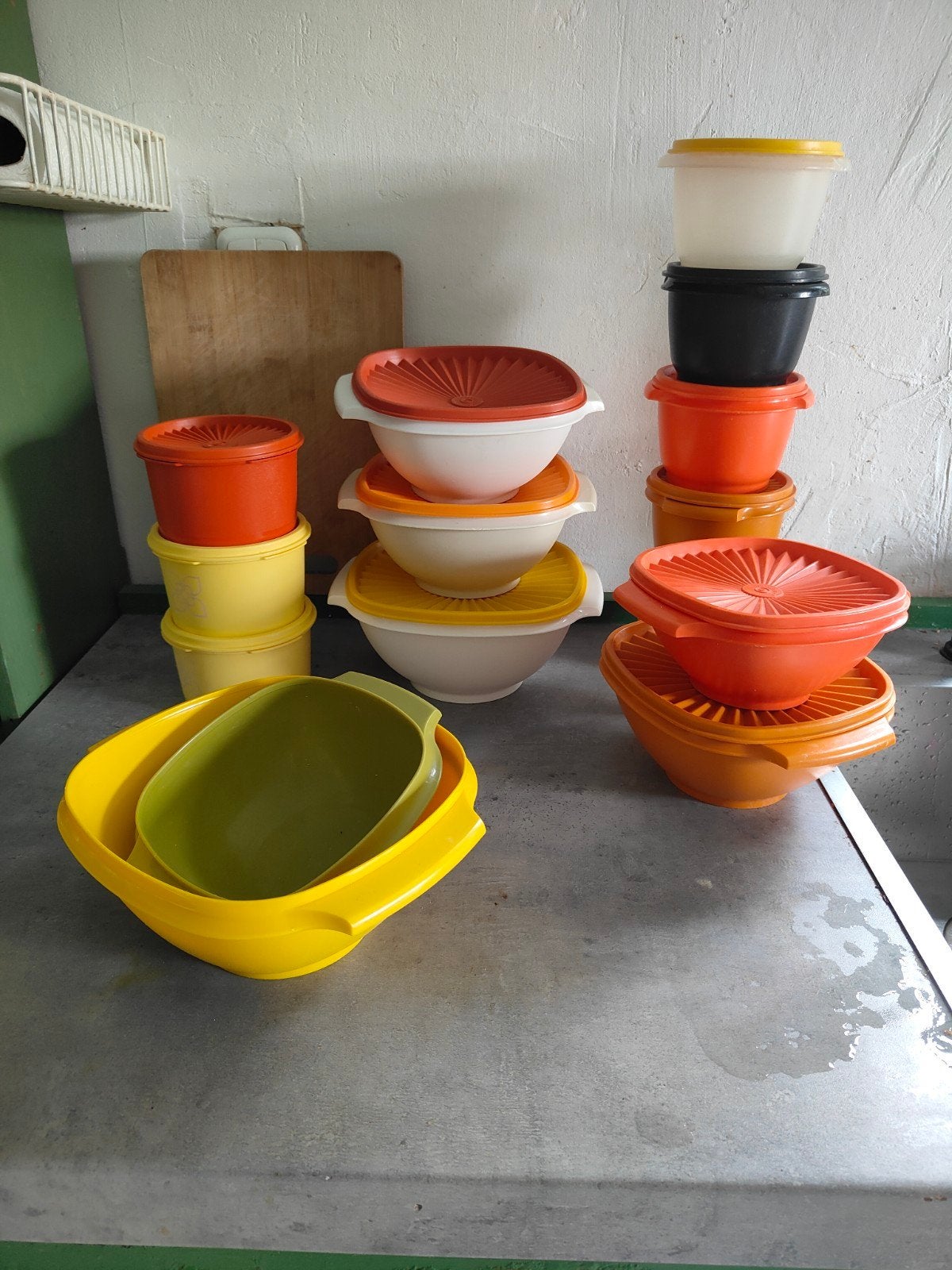 Vintage Tupperware schalen en bussen - opruimer met schenk, Gebruikt, Schaal, Geel, Ophalen of Verzenden