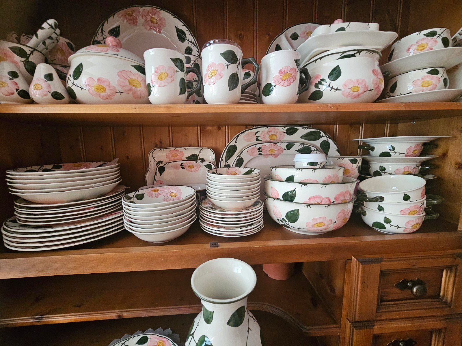 Villeroy & Boch Wild Rose Servies en Glaswerk - Compleet, Antiek en Kunst, Ophalen