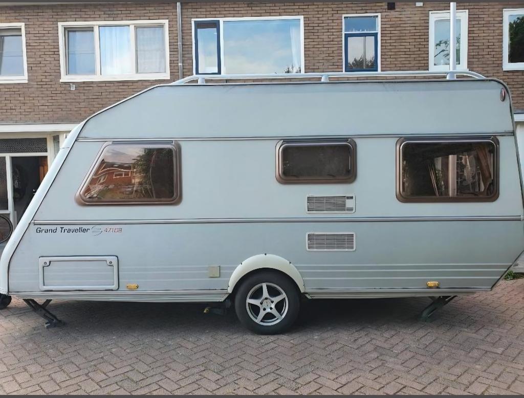 kip grand traveler cruise edition 47 TDB incl mover, Caravans en Kamperen, Caravans, Omvormbare zithoek, Rondzit, Kip, Kachel