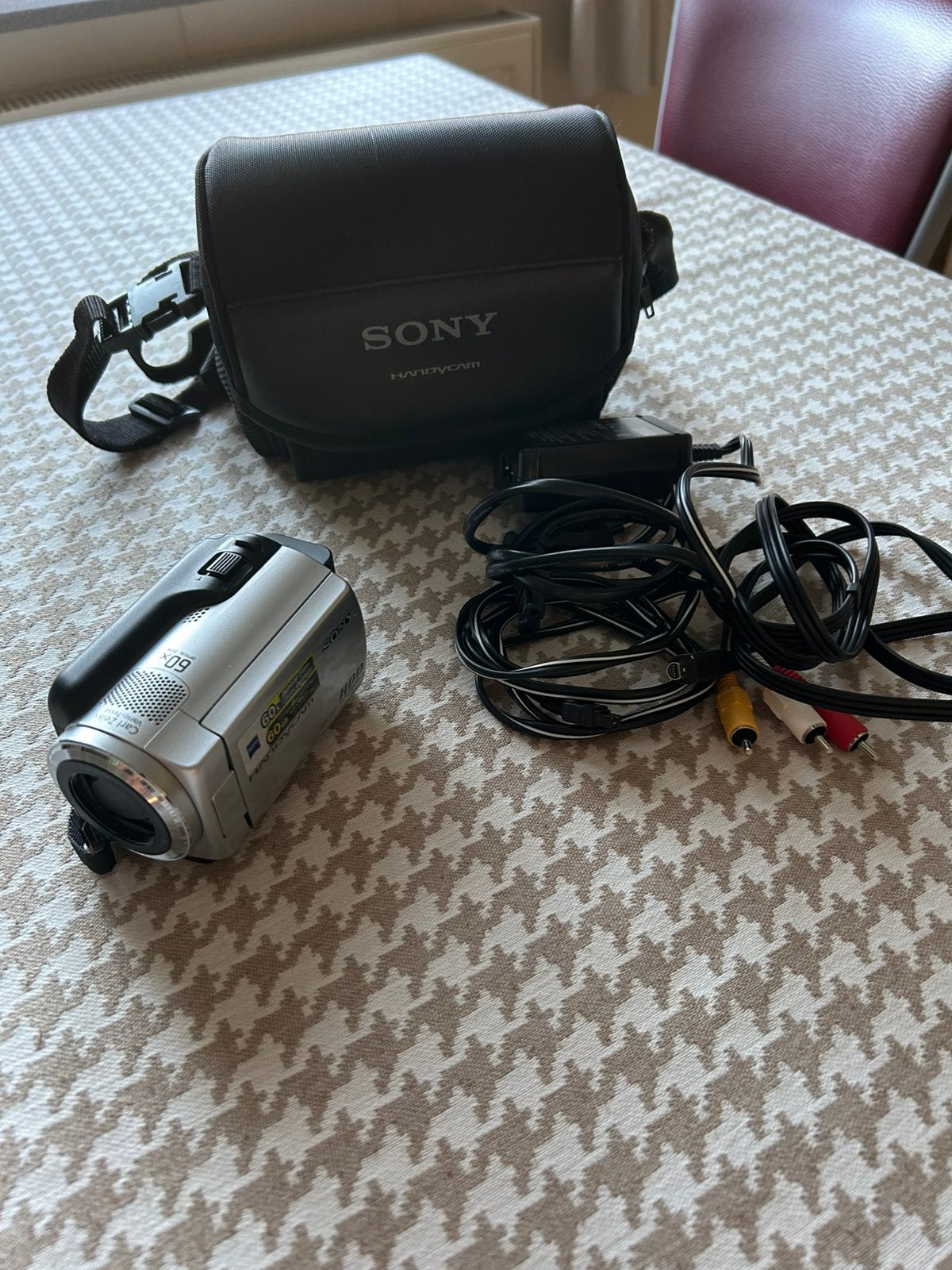 Sony Videocamera Handycam DCR 37, Ophalen, Zo goed als nieuw, Harde schijf, Sony