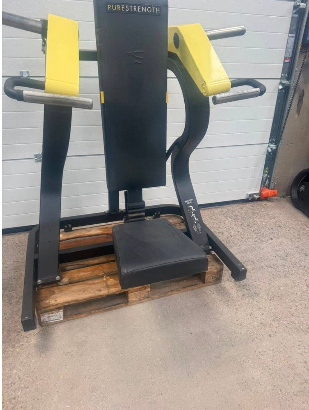 Technogym pure strength shoulderpress / schulterpresse, Ophalen, Benen, Gebruikt, -