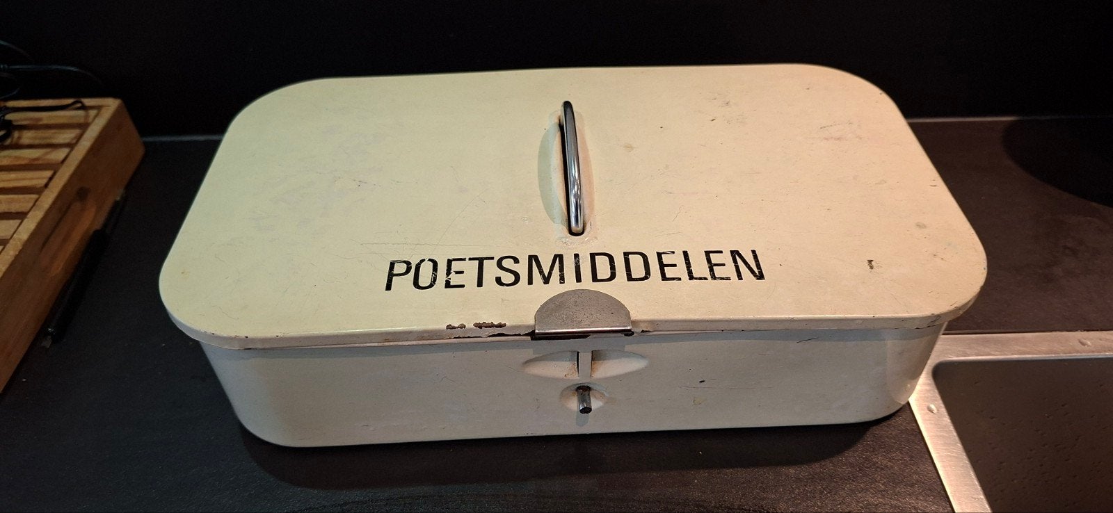 Vintage poetsmiddelen crème kleurig blik met borstels, Ophalen of Verzenden