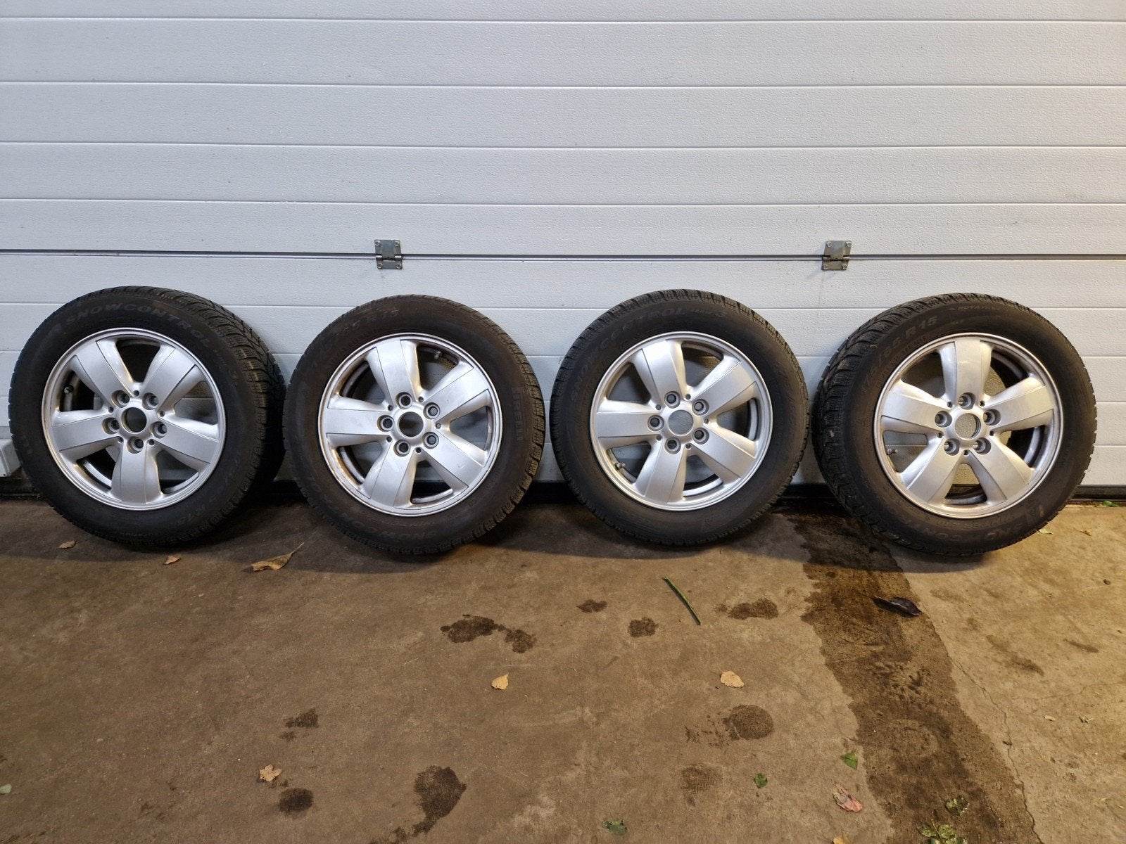 4 schadevrije velgen met winterbanden
Pirelli Snowcontrol s, Auto diversen, Ophalen of Verzenden