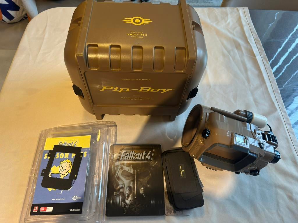 Pip-Boy Fallout Collector’s edion, Vanaf 18 jaar, 1 speler, Zo goed als nieuw, Ophalen