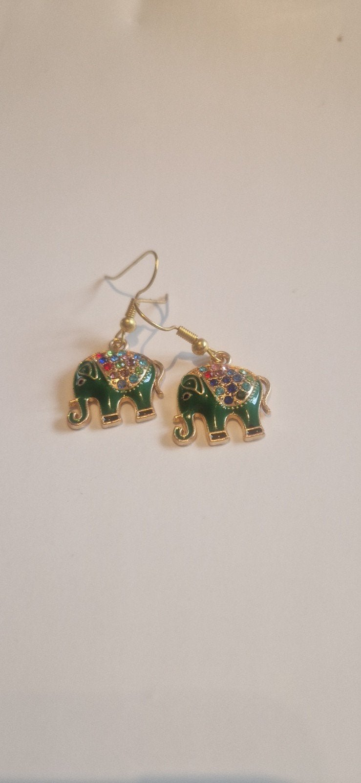Oorbellen met olifantjes en kleurrijke steentjes, Sieraden, Tassen en Uiterlijk, Overige materialen, Ophalen of Verzenden, Groen