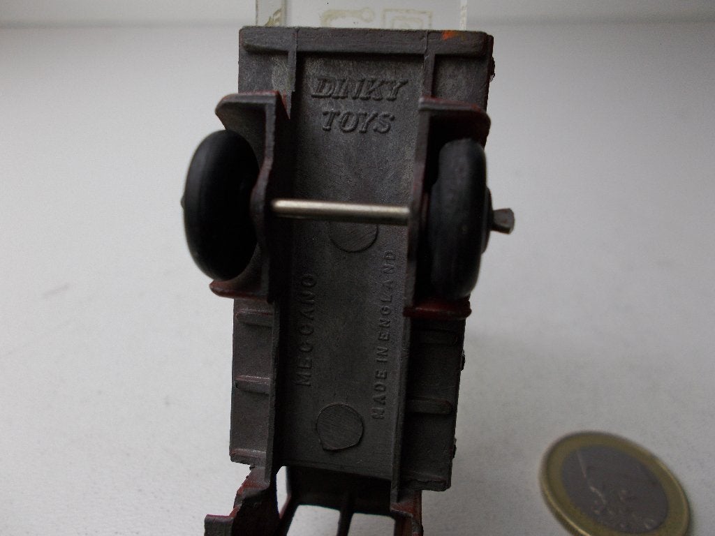 1945 DINKY TOYS 22C "MOTOR TRUCK" (Maroon.), Ophalen of Verzenden, Zo goed als nieuw, Auto, Dinky Toys