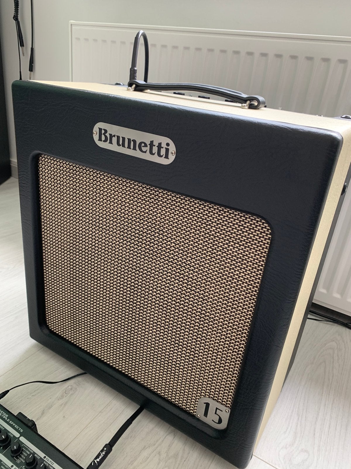 Brunetti Singleman 15 watt  nieuwstaat ., Ophalen, Zo goed als nieuw, Gitaar, Minder dan 50 watt