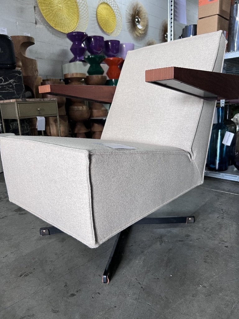 Press Room Chair Gerrit Rietveld Fauteuil | Van €3890, nu, Gerrit Rietveld, Nieuw, 75 tot 100 cm, Ophalen of Verzenden