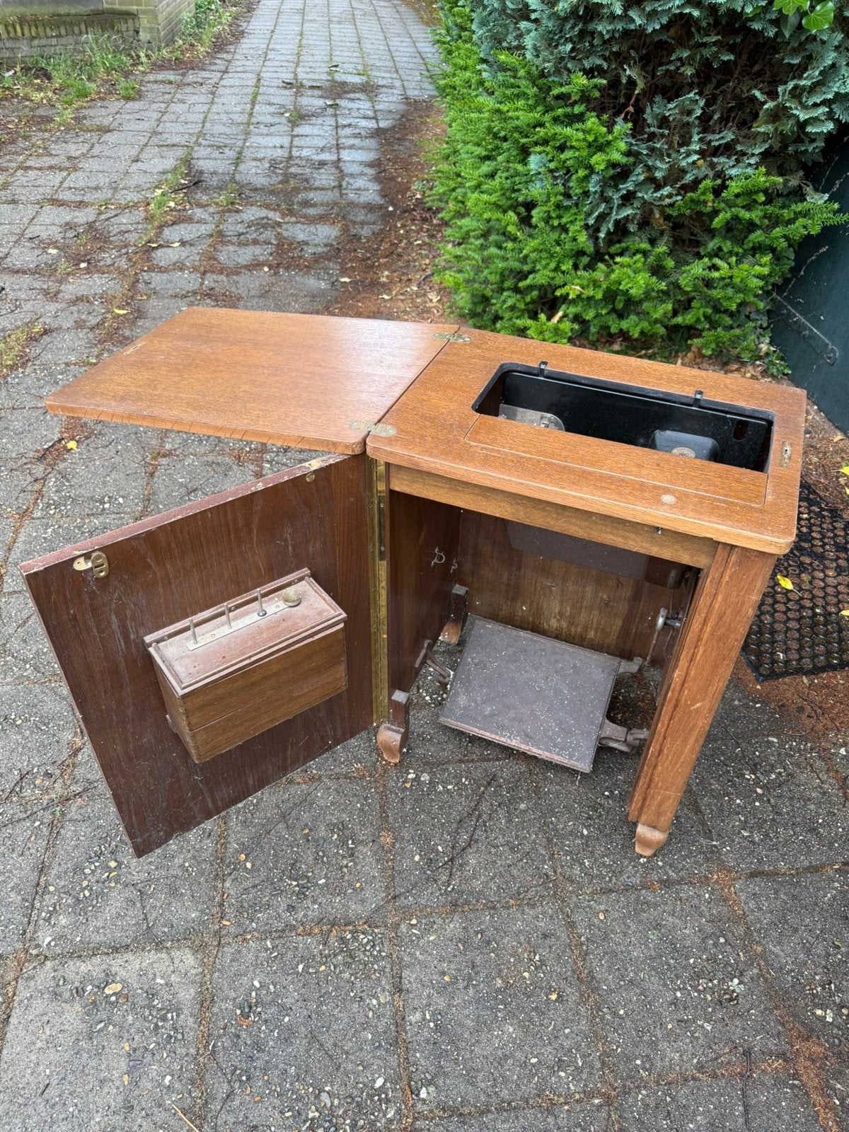 Antieke Naaimachine met Houten Kast - Decoratief Item, Ophalen