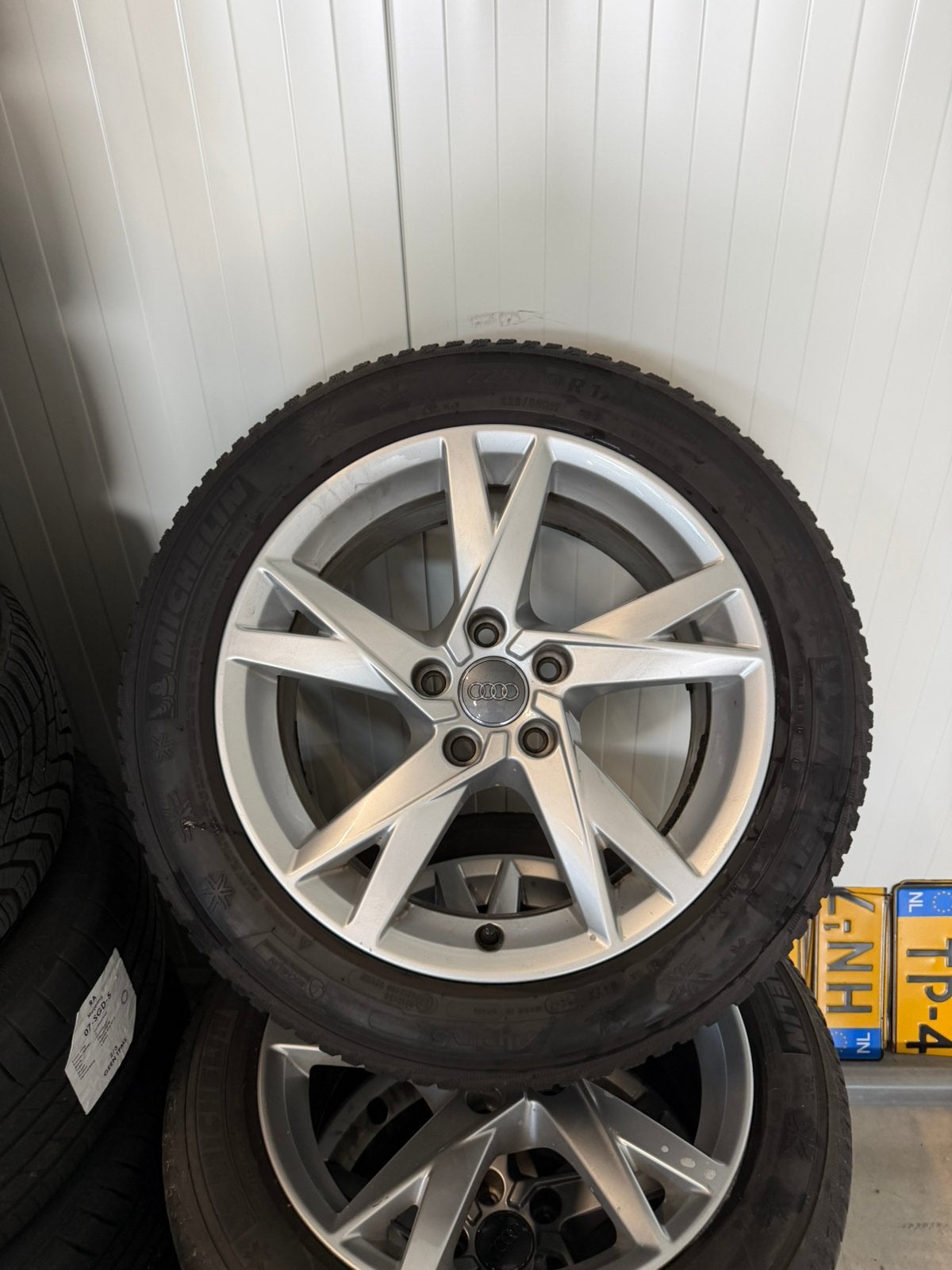 “ ZEER NETTE AUDI A4 VELGEN bj 2017 “, Ophalen, Velg(en), 17 inch, Winterbanden