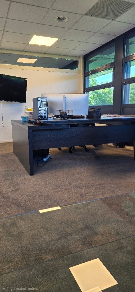 Kantoor bureau gratis meenemen, Ophalen, Gebruikt, Hout, Hoekbureau