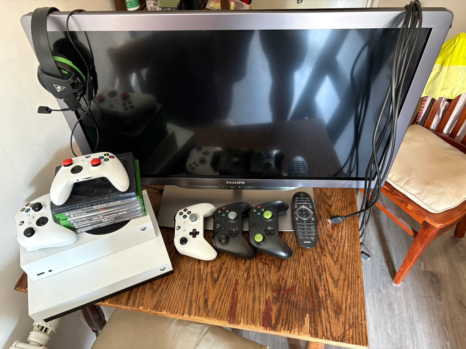 Xbox one X en Xbox series S inclusief tv, headset en games, Spelcomputers en Games, Ophalen, Zo goed als nieuw, Controller, Xbox Original