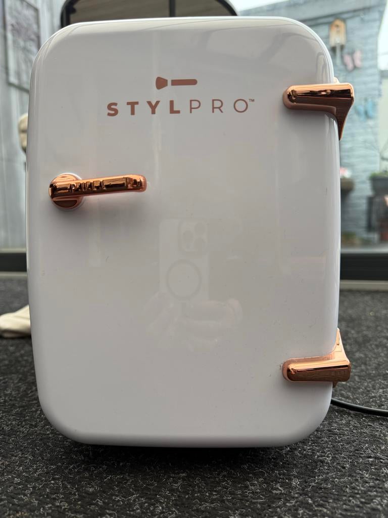 STYLPRO Beauty Koelkast - Mini Koelkast voor Cosmetica, Witgoed en Apparatuur, Zonder vriesvak, Ophalen of Verzenden, Minder dan 45 cm
