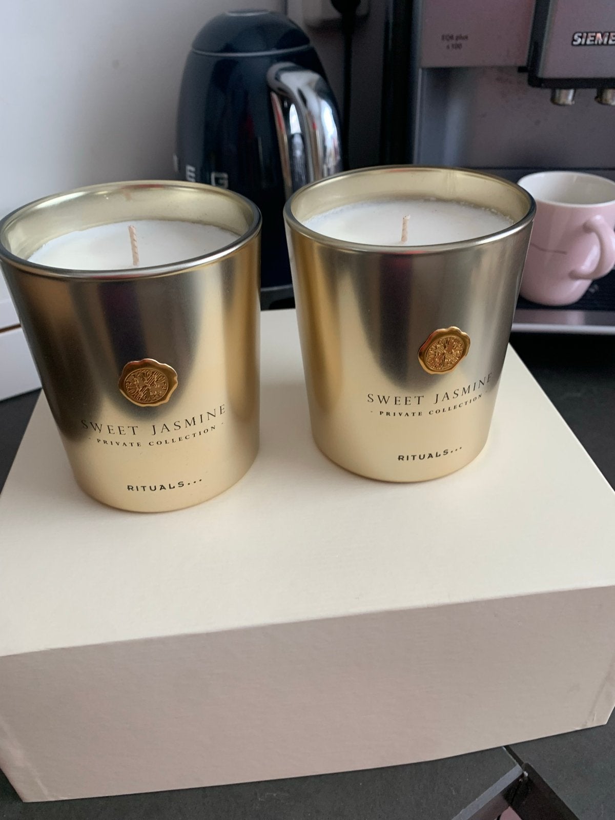 Rituals Sweet Jasmine geurkaarsen 360 gram, Ophalen of Verzenden, Rituals, Kaars, Goud