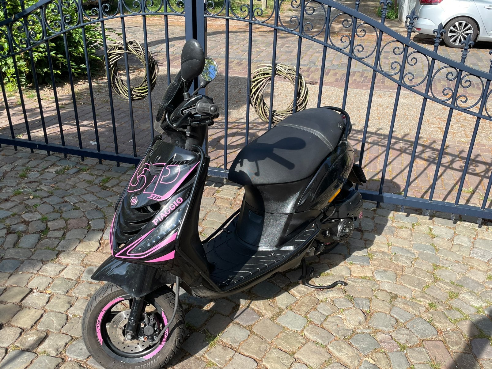 Piaggio zip 4 takt geel kenteken met led verlichting, Ophalen, Zo goed als nieuw, Benzine, Piaggio