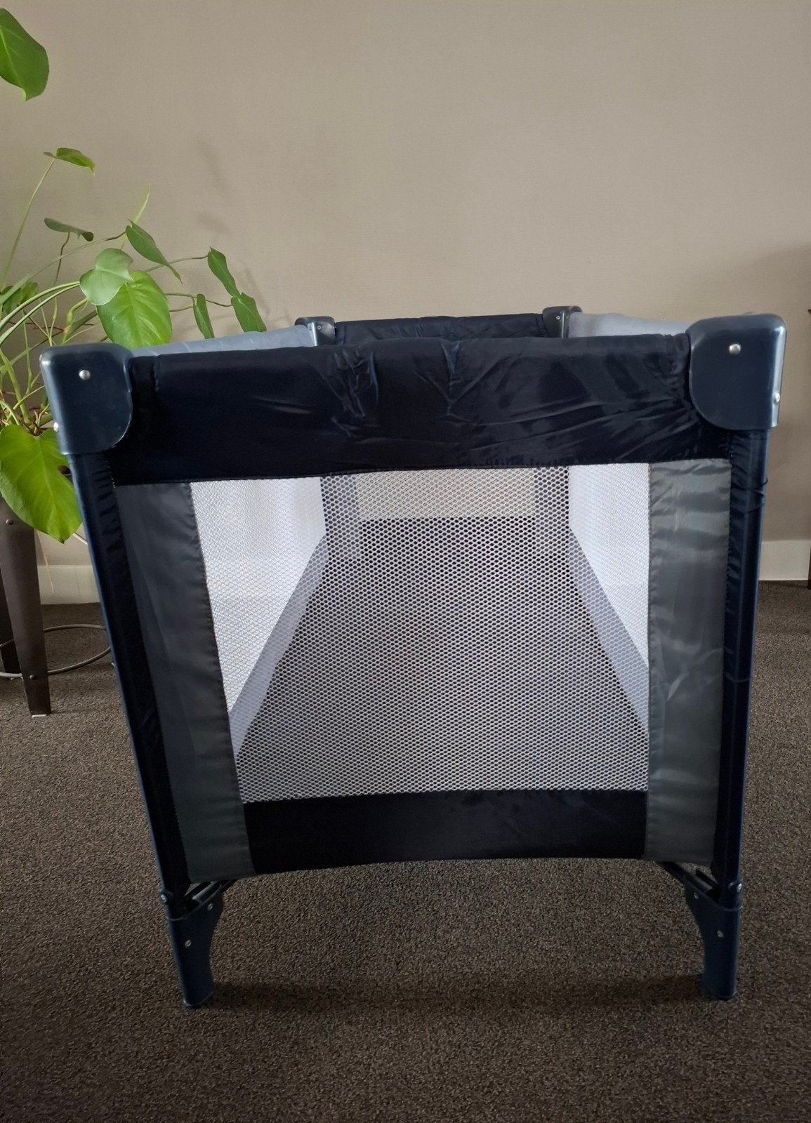 Campingbedje met matras heel weinig gebruikt, Ophalen, Zo goed als nieuw, Reisbedje