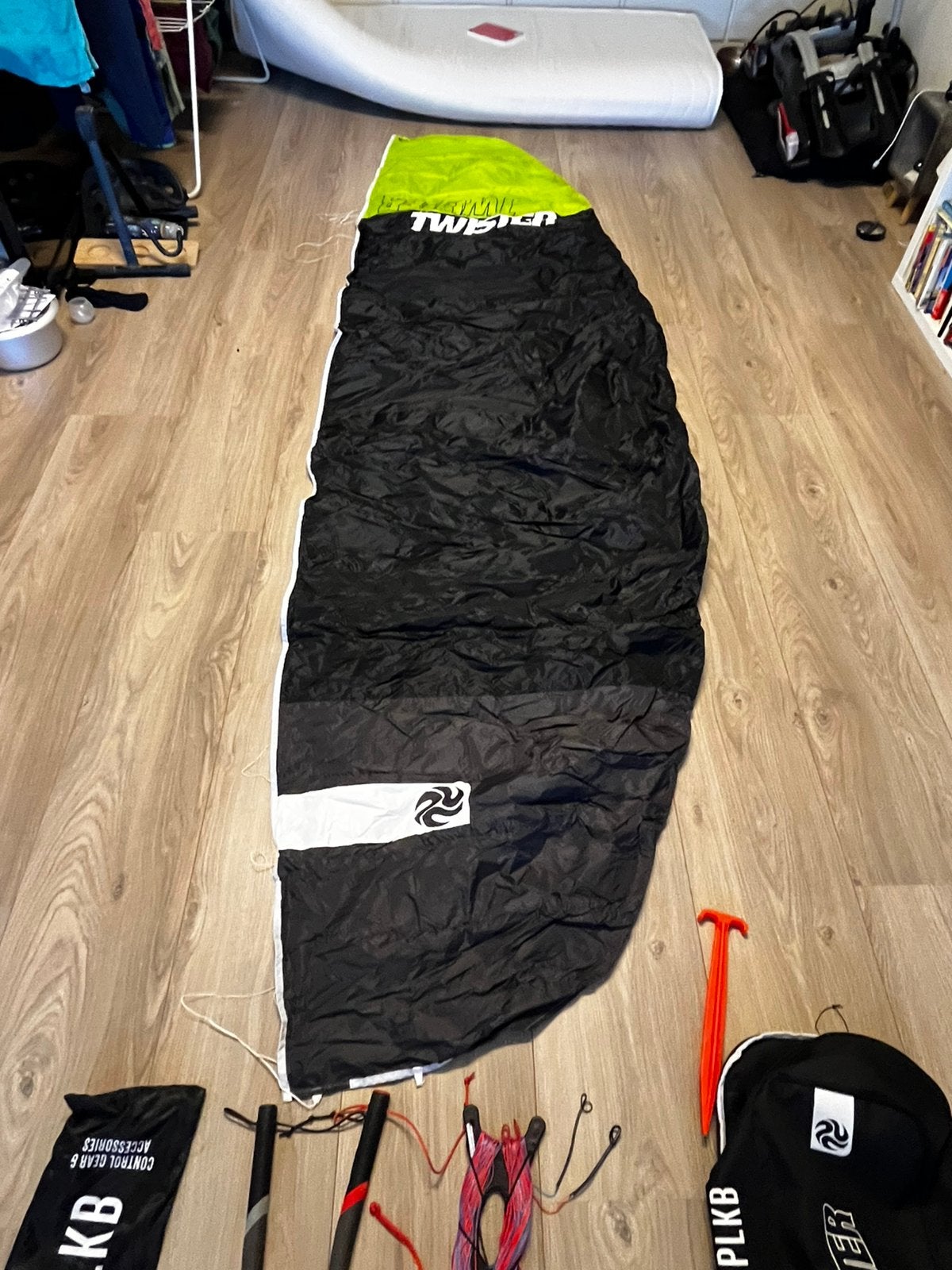 Powerkite Peter Lynn twister 3.0, Ophalen of Verzenden, Zo goed als nieuw, Vierlijns