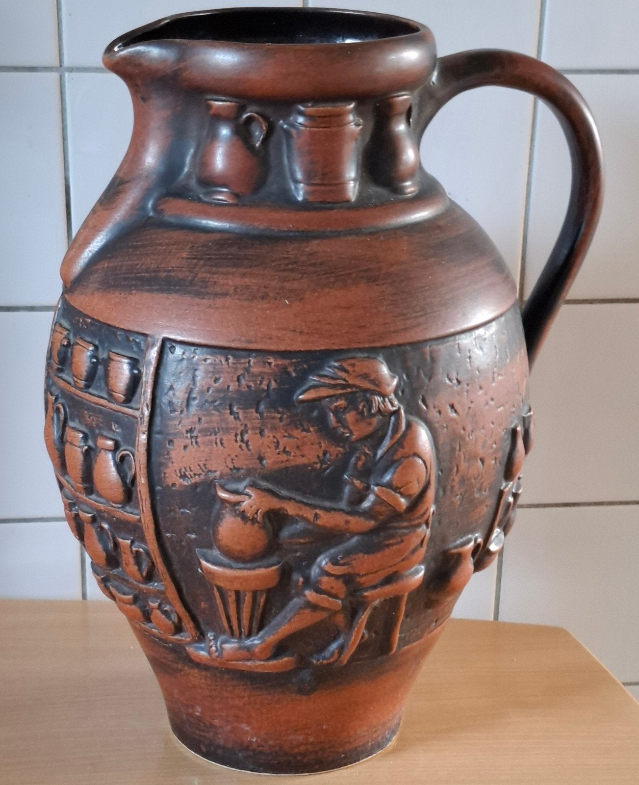 Vaas. Oorvaas. Keramiek. Germany.  Geornamenteerd.  40 cm., Ophalen, Bruin, Met patroon/structuur, Zo goed als nieuw