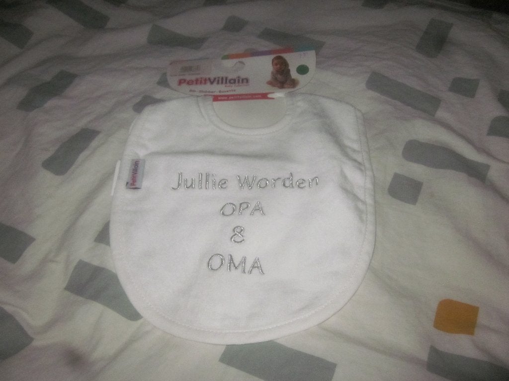Wit/zilveren slabbetje Jullie worden opa & oma Petit Villain, Ophalen of Verzenden, Nieuw, Slab, Overige merken