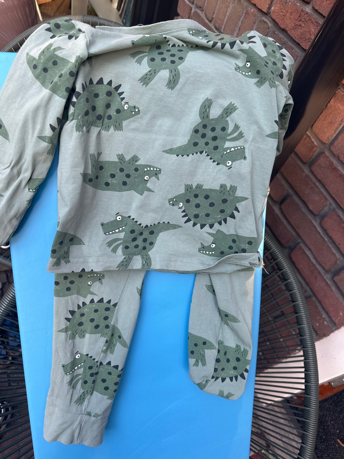 Leuke pyjama 110-116 met dinosaurusprint voor kinderen, Ophalen, Gebruikt, Jongen of Meisje