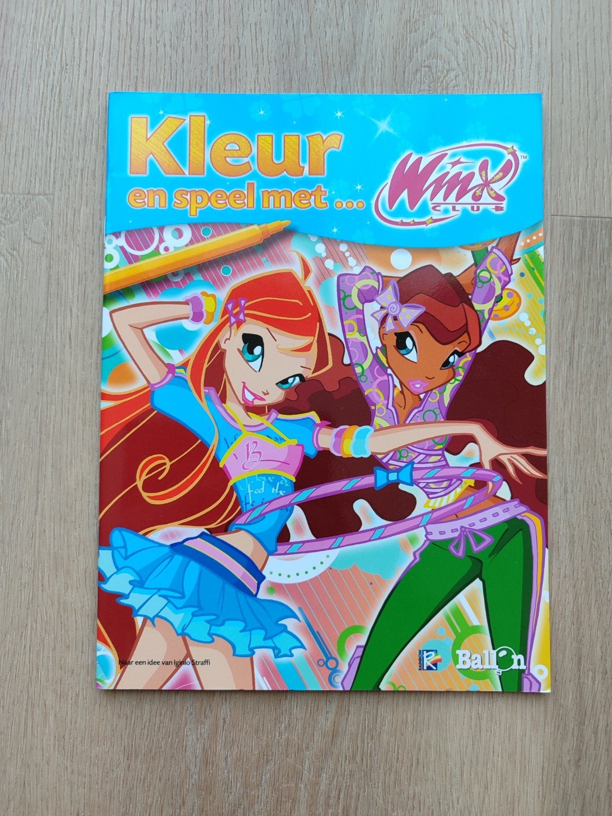 Winx Club Kleur- en Speelboek, Ophalen of Verzenden, Zo goed als nieuw