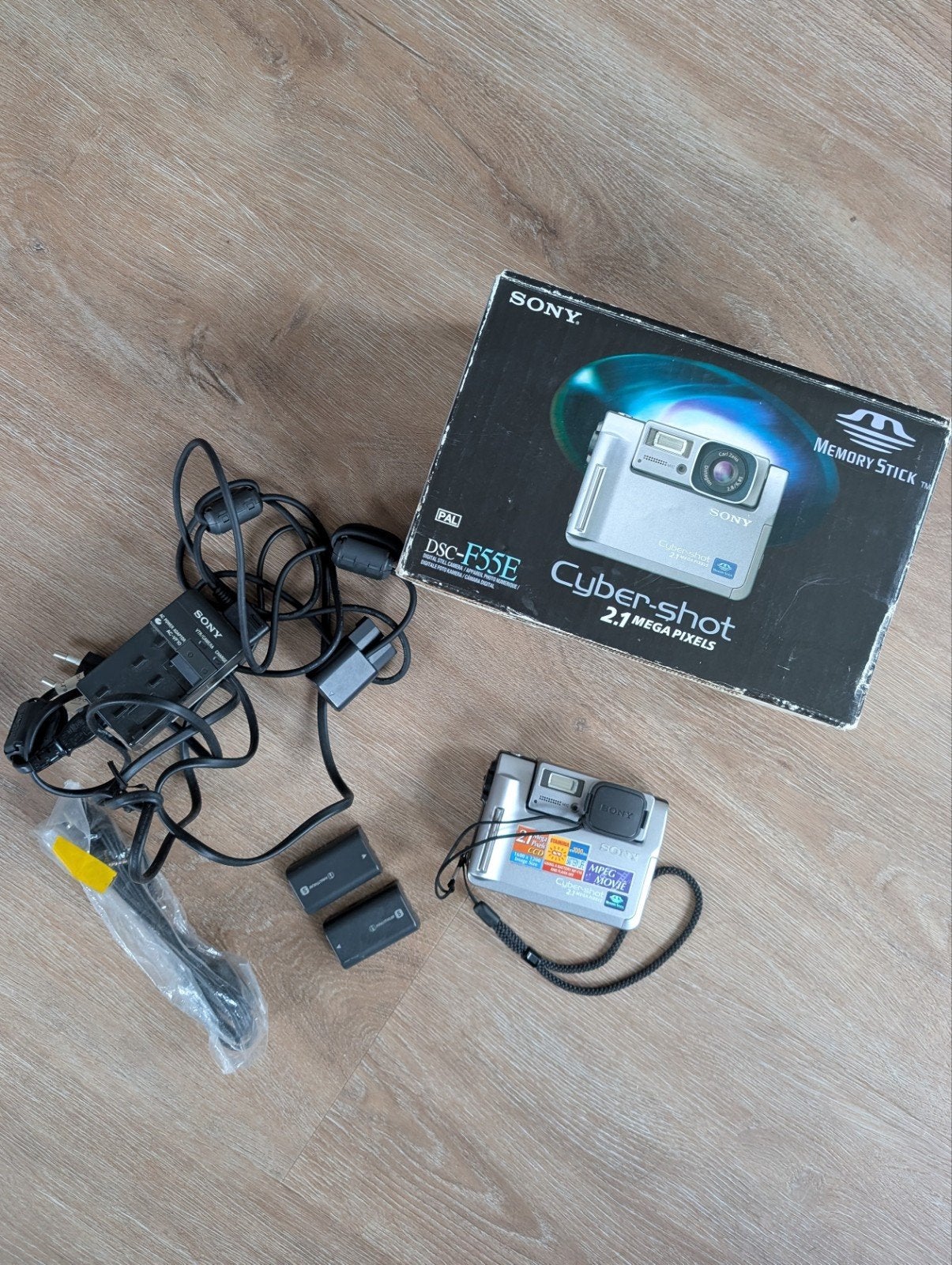 Vintage Sony Cyber-shot DSC-F55 uit 1999, Ophalen of Verzenden, Gebruikt, Compactcamera, Sony