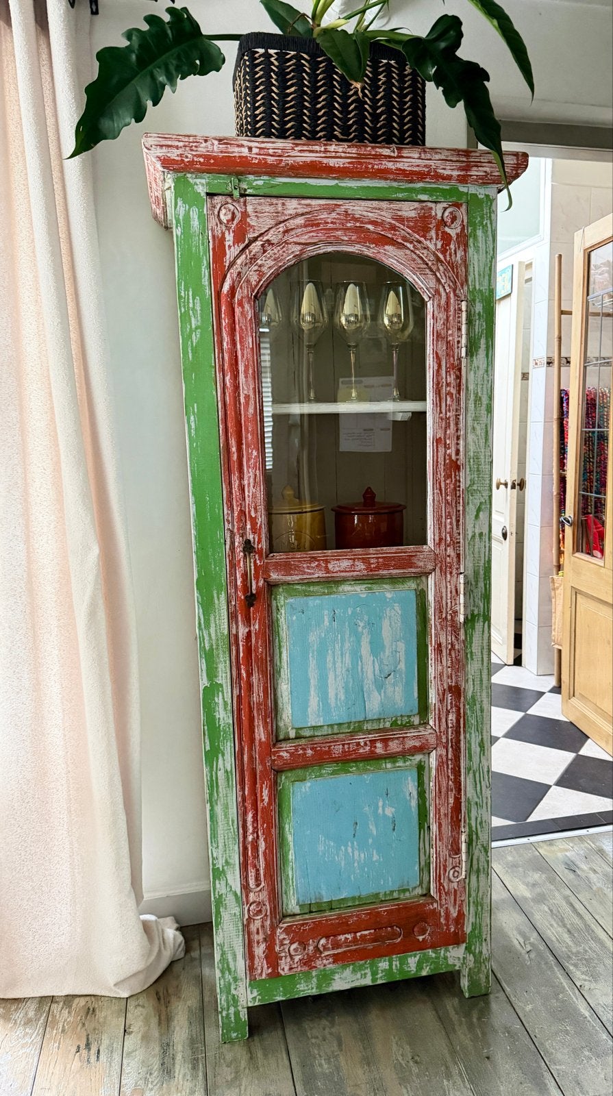 Authentieke Indiase almirah kast glas, Huis en Inrichting, Ophalen
