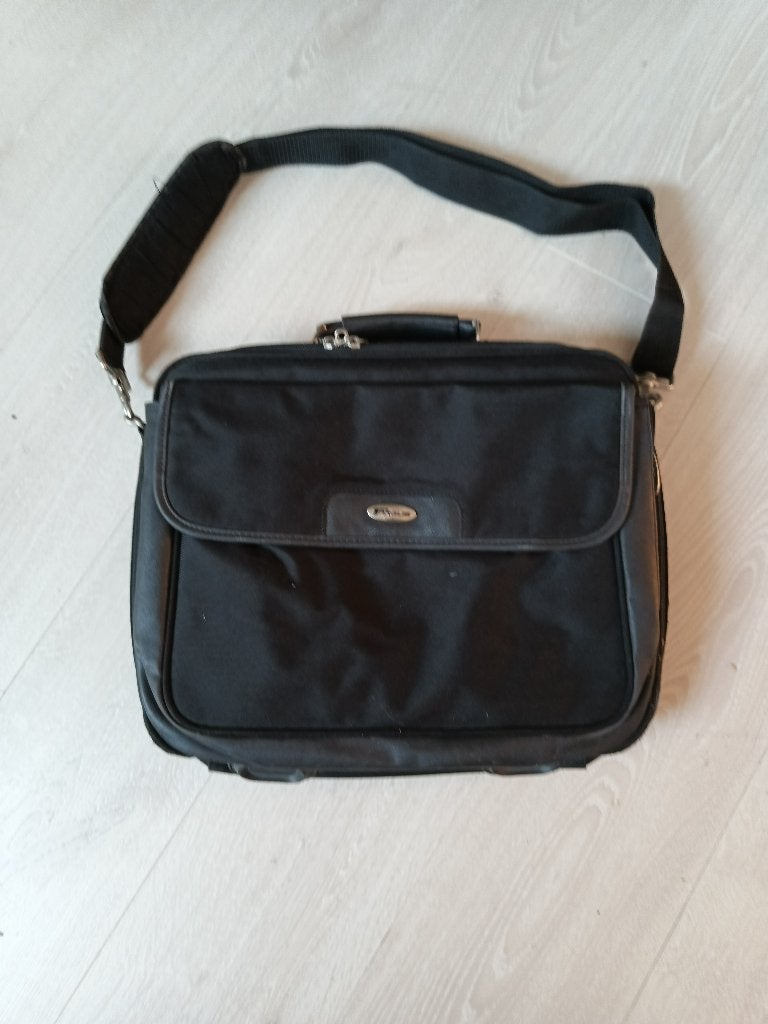 Targus Laptoptas Zwart - Goede Staat, Ophalen, Gebruikt, Targus, Zwart