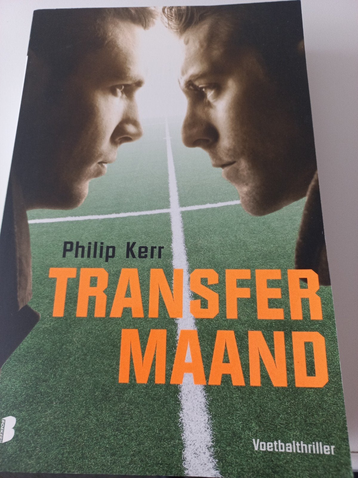 Philip Kerr - Transfermaand, Boeken, Thrillers, Ophalen of Verzenden, Zo goed als nieuw, Philip Kerr
