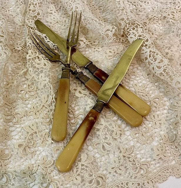 Set antieke koperen mesjes (12 st.) en vorkjes (12 st.), Ophalen of Verzenden