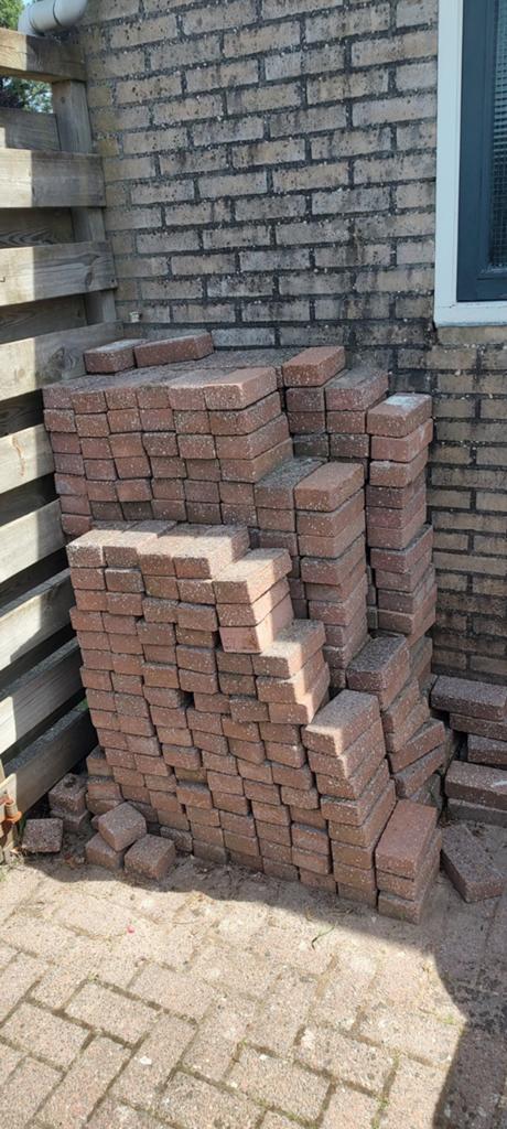 Gratis af te halen: +/- 400 gebruikte stenen, Doe-het-zelf en Verbouw, Tegels, Ophalen, Gebruikt, Minder dan 20 cm, 10 m² of meer