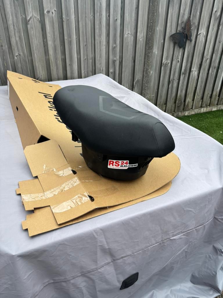 Zip sp zadel, Ophalen of Verzenden, Zo goed als nieuw, Zadel, Piaggio