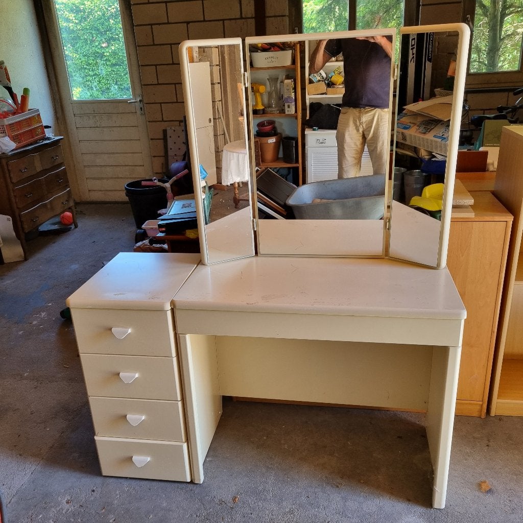 kaptafel (gratis), Huis en Inrichting, Tafels | Kaptafels, Ophalen, Gebruikt, 100 tot 150 cm, Minder dan 100 cm